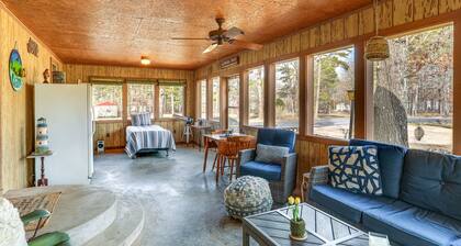 Pet-Friendly Higden Getaway < 1 Mi to Marina!