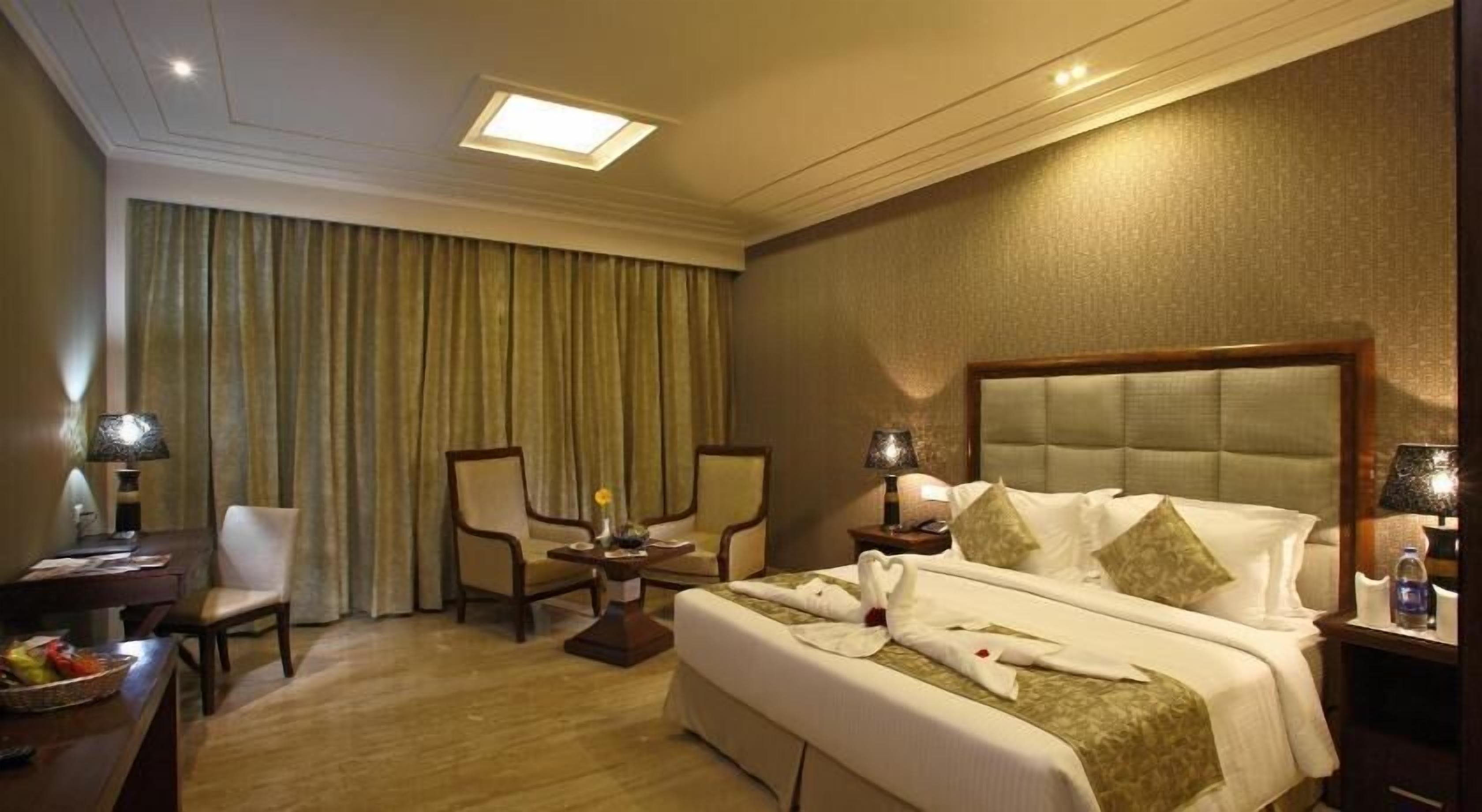 Ropa de cama de alta calidad, colchones con efecto memoria y minibar 