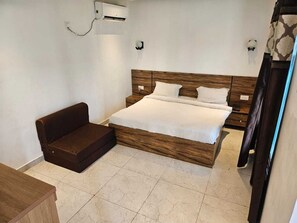 Classic Triple Room | Desk, laptop workspace, free WiFi - Vrindavan Resort (Mathura)