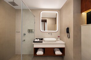 Premium Room with Private Balcony | Bathroom