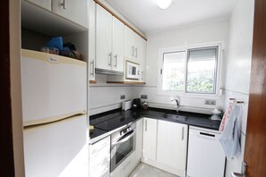 Refrigerador, microondas, horno, lavavajillas