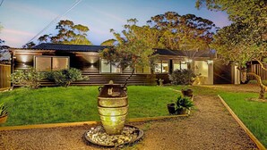 Unclassified image, 3 of 24, button - Riyzazt House Wentworth Falls (WENTWORTH FALLS)