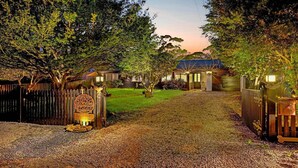 Unclassified image, 4 of 24, button - Riyzazt House Wentworth Falls (WENTWORTH FALLS)