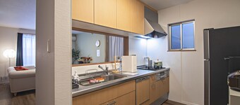 5 min to JR station new house max 8ppl