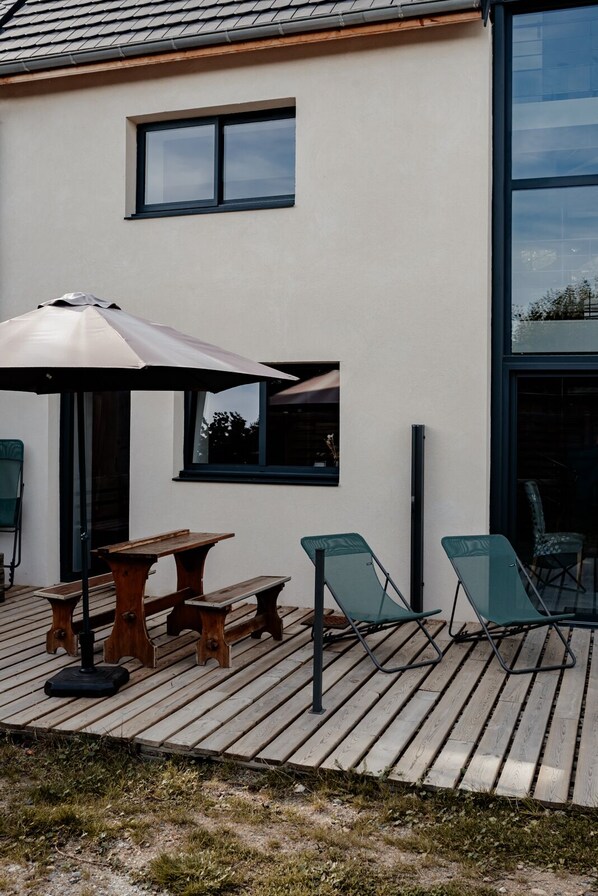 Outdoor dining - Cottage "Volcans" - 4 people, peaceful, close to Puy-de-Dôme, Vulcania, Lemptegy (Gelles)