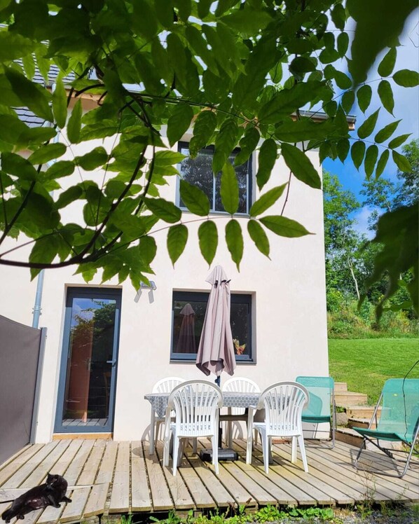 Outdoor dining - Cottage "Volcans" - 4 people, peaceful, close to Puy-de-Dôme, Vulcania, Lemptegy (Gelles)