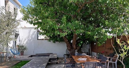 Maison de Famille Avec Jacuzzi et Piscine
