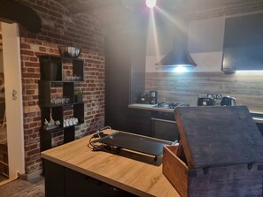 Kühlschrank, Ofen, Herdplatte, Geschirrspüler