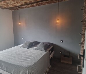 4 chambres, fer et planche à repasser, Wi-Fi gratuit