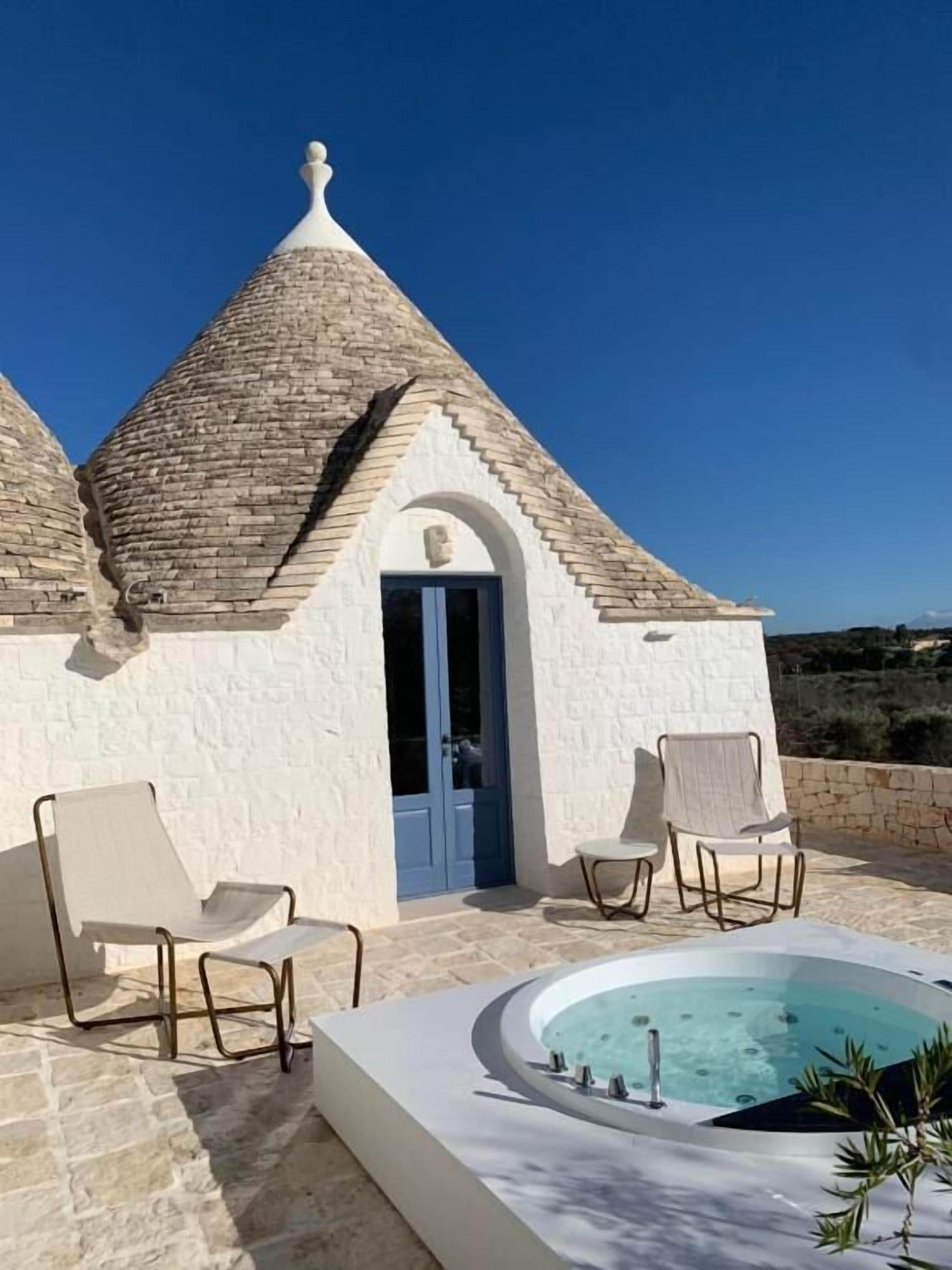 Deluxe Suite | Private spa tub