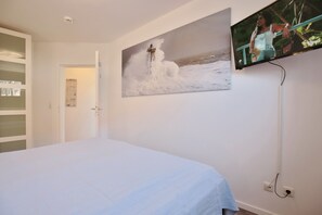 1 bedroom, iron/ironing board, free WiFi