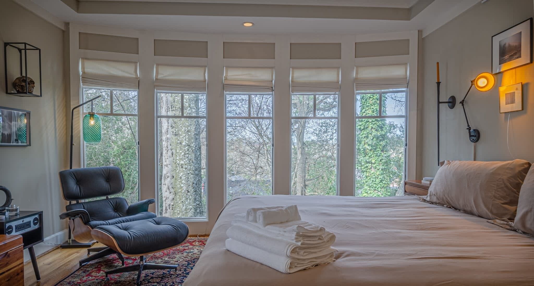 3 bedrooms, desk, iron/ironing board, WiFi