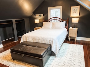 4 bedrooms, desk, iron/ironing board, free WiFi
