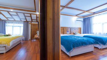 Habitación familiar, vista a la colina | 2 habitaciones, escritorio, insonorización y wifi gratis