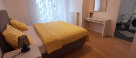 3 室のベッドルーム、アイロン / アイロン台、WiFi、ベッドシーツ