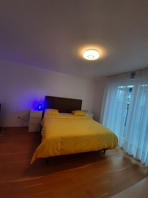 3 chambres, fer et planche à repasser, Wi-Fi, draps fournis