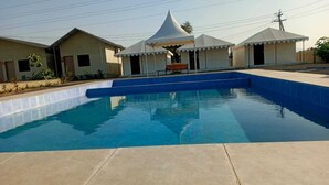 Unclassified image, 4 of 12, button - Somnath Inn (Garudeshwar)