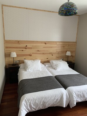 Escriptori i wifi gratuïta 