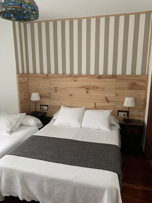 Escriptori i wifi gratuïta 