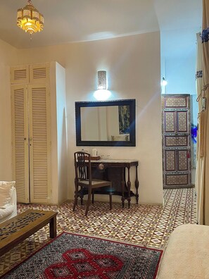 Double or Twin Room | Blackout drapes, iron/ironing board, free WiFi - Bab El Fen  (Tangier)