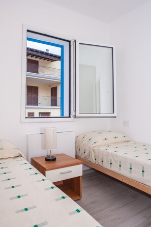 2 chambres, fer et planche à repasser, Wi-Fi gratuit, draps fournis