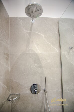 Free toiletries, hair dryer, towels, soap - EMILY’S   LUXURY APARTMENTS  (Argostoli)