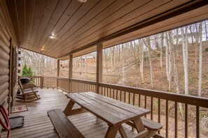 Outdoor dining - Mountain View Cabin with Private Hot Tub (Bryson City)