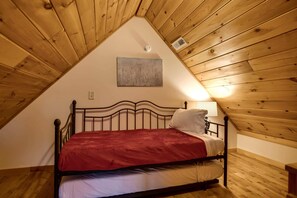 2 habitaciones, tabla de planchar con plancha, cuna de viaje y wifi 