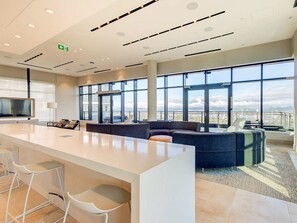 Lobby - Elegant 1BR Apt with GYM near Crystal Mall (Burnaby)