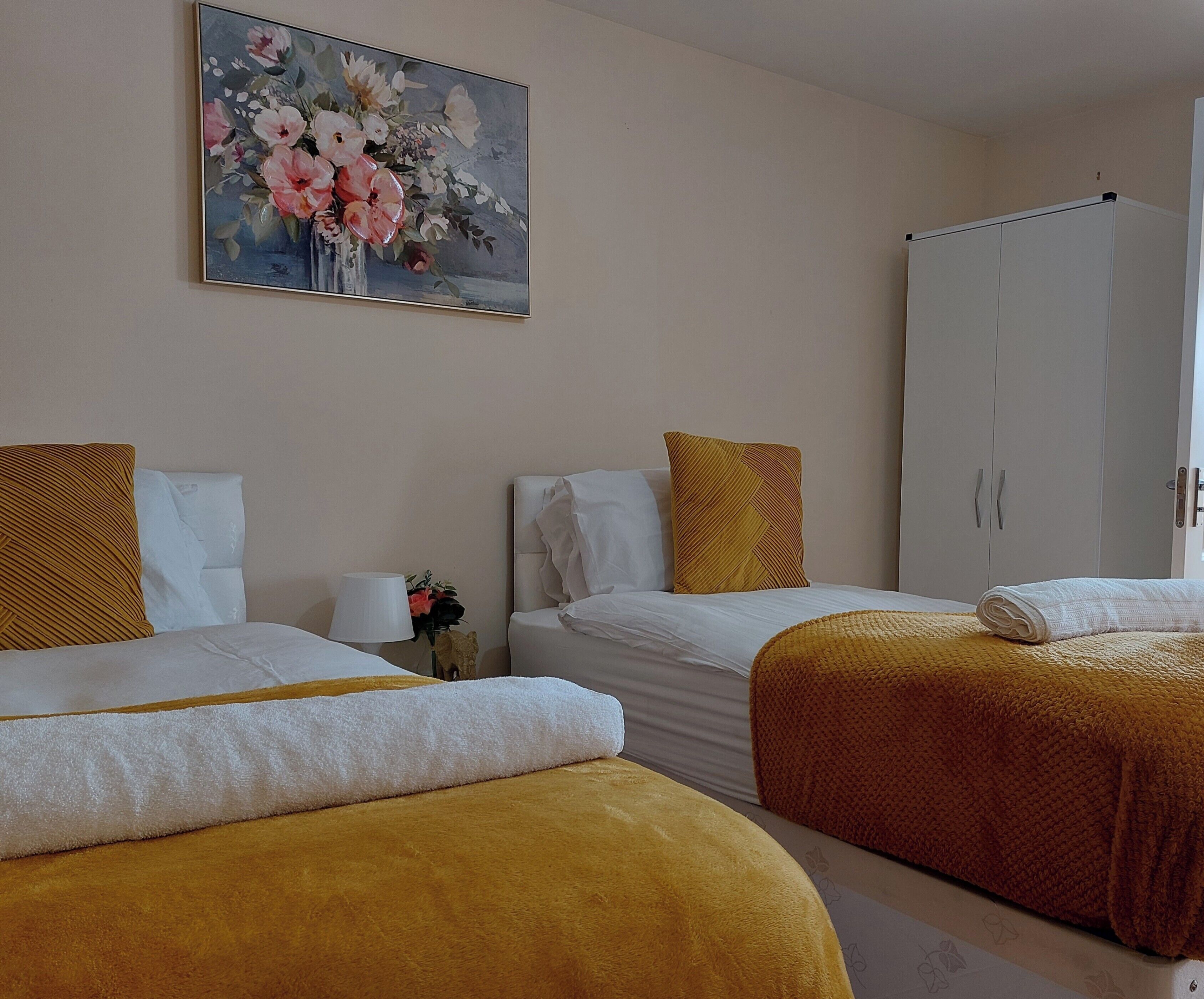 House | 2 bedrooms, iron/ironing board, free WiFi, bed sheets