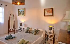 3 Schlafzimmer, Reisekinderbett, kostenloses WLAN, Bettwäsche