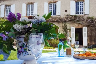 Renovated and luxurious Steward's House of stunning castle. Ideal for families.