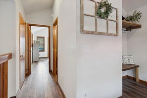 Interior - Great Location! Pet Friendly cabin with Fenced Yard, Fire Pit, Hot Tub, WiFi! (Gatlinburg)