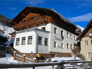 House, Multiple Bedrooms, Mountain View, Mountainside