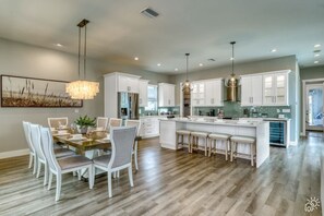 Dining - Siesta Key Modern Villa Retreat with Heated Pool & Spa (Sarasota)