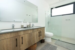 Shower, hair dryer, towels - 1BR Balcony & Pool in Flats at The Village (Punta Cana)