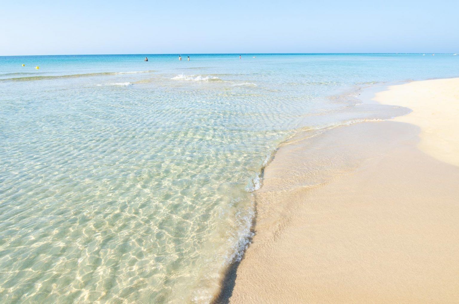 Plage à proximité, sable blanc, 2 bars de plage