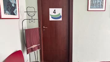 House, 4 Bedrooms, Smoking, Balcony | Interior