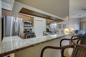 Refrigerador, microondas, lavavajillas, cafetera/tetera