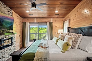 4 bedrooms, desk, iron/ironing board, free WiFi - Luxe 4 BR~Swim Spa~Outdoor Fireplace~ Gameroom (Sevierville)