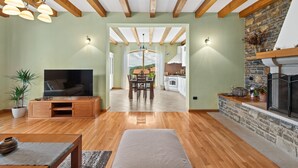 House | 3 bedrooms - Dol Istria in Buzet With 3 Bedrooms and 3 Bathrooms (Buzet)
