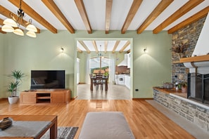 Villa | 3 bedrooms - Dol Istria in Buzet With 3 Bedrooms and 3 Bathrooms (Buzet)