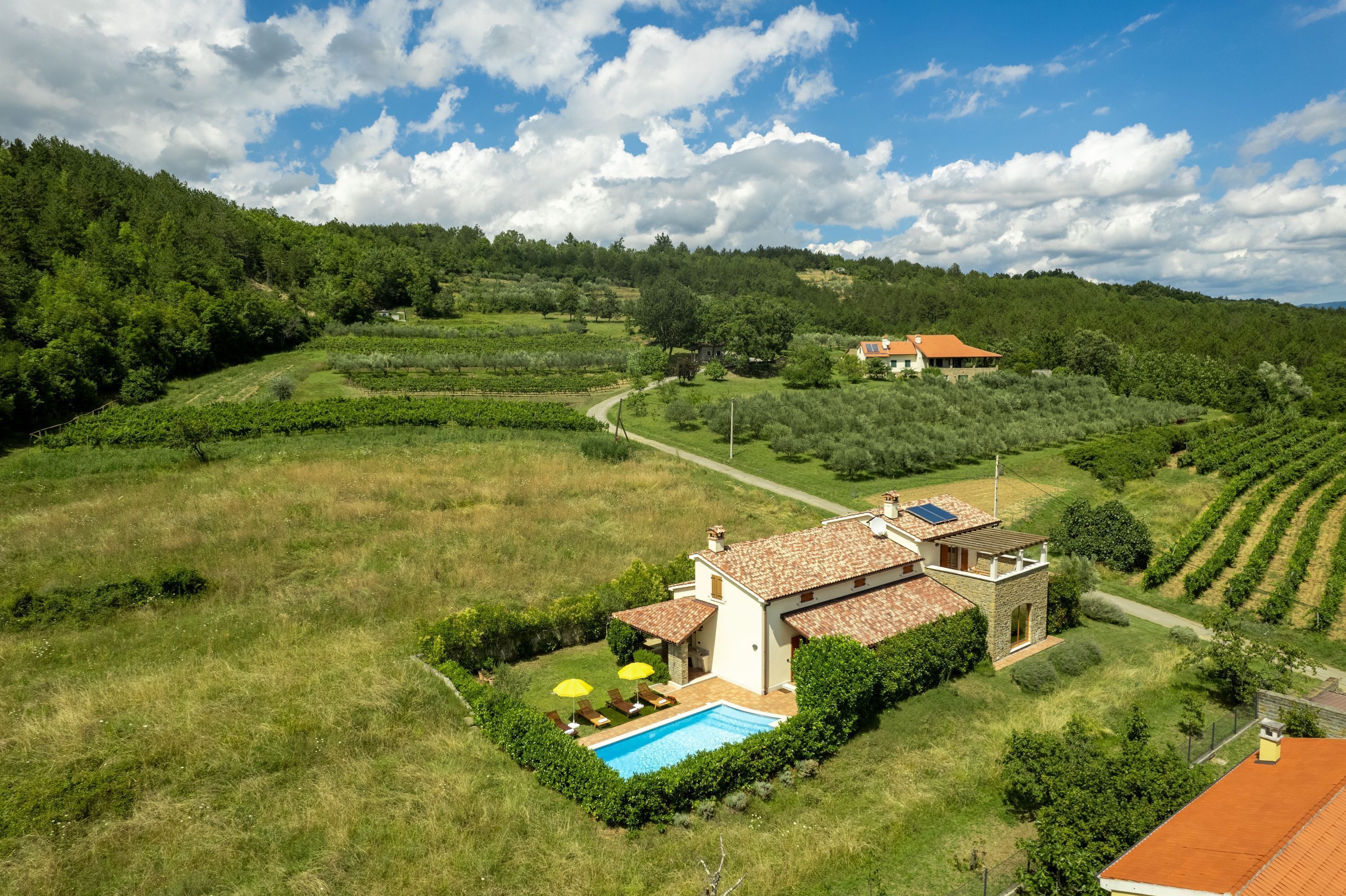 House | 3 bedrooms - Dol Istria in Buzet With 3 Bedrooms and 3 Bathrooms (Buzet)