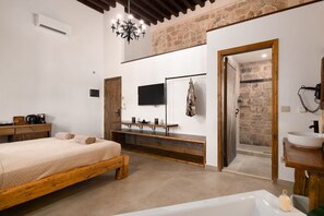 1 habitación, tabla de planchar con plancha, wifi y ropa de cama 