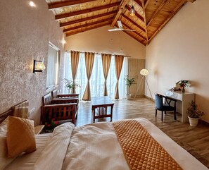 Habitación superior | 1 dormitorio y espacio para trabajar con un portátil