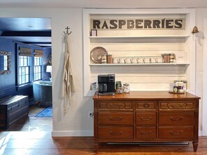 Interior - HISTORIC LUXURY! PET OK! 1 mile to beach! Patio-firepit-2KingSuites (Brewster)