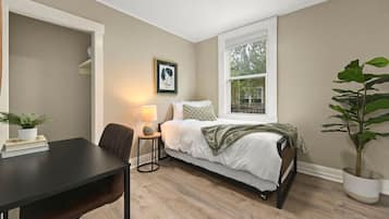 2 bedrooms, desk, iron/ironing board, travel crib
