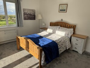 House | 3 bedrooms, iron/ironing board, free WiFi, bed sheets - Stunning American Style House Overlooking River (Belturbet)