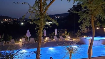 季節性室外游泳池