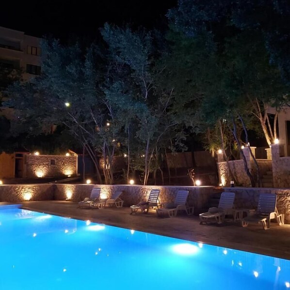 Seasonal outdoor pool